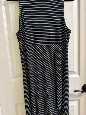 Athleta Sleeveless Black & White Striped Knee Length Body Con Dress